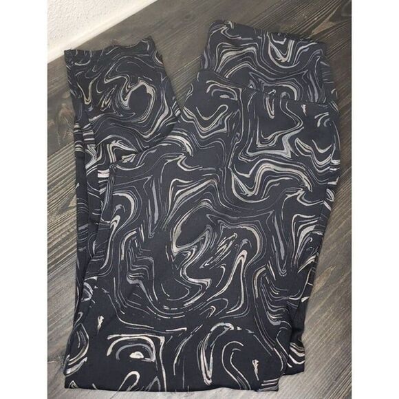Soft Surroundings Pants - Soft Surroundings‎ to Ankle Leggings Women's Sz Med Black Metallic Stretch